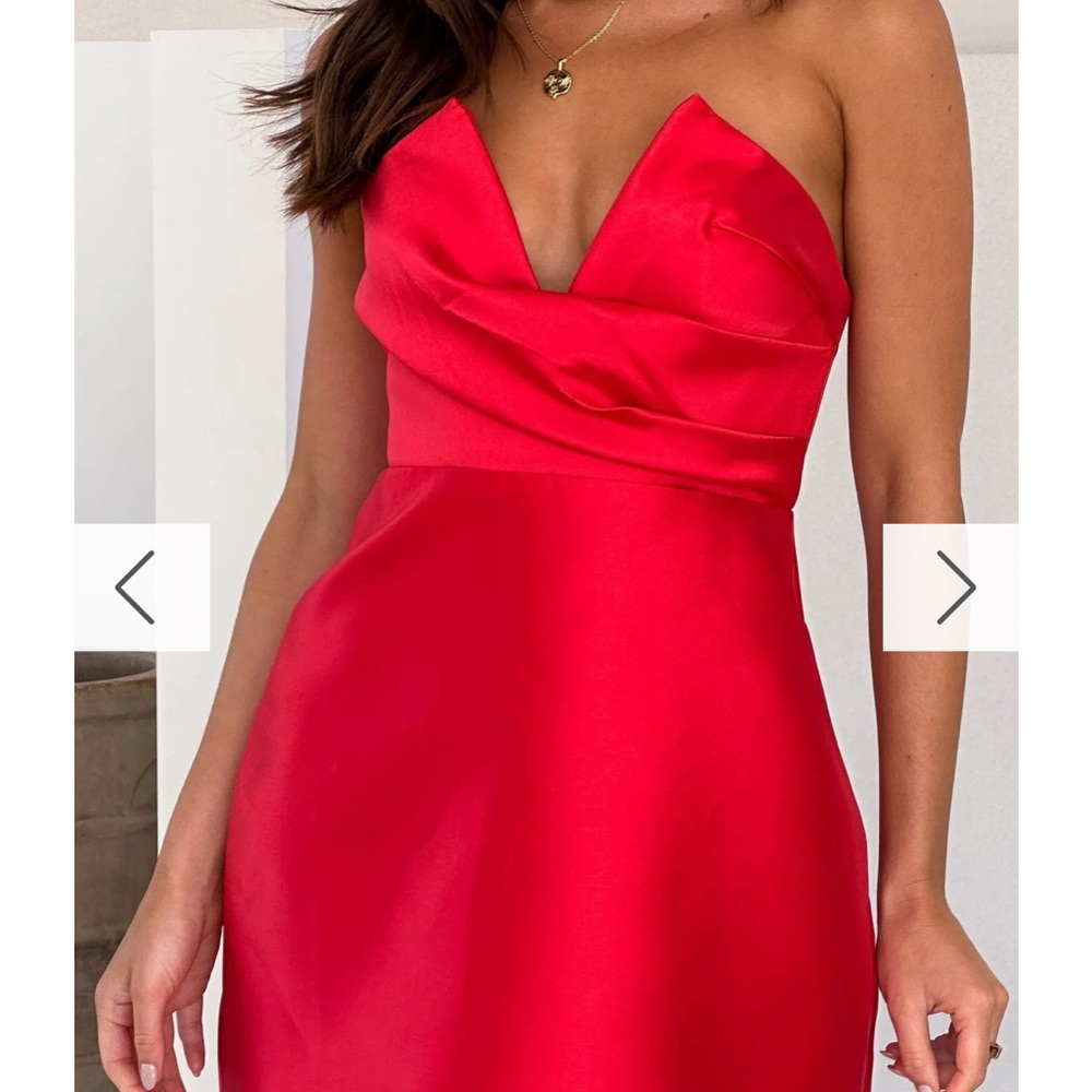 Chic Strapless Red Dress